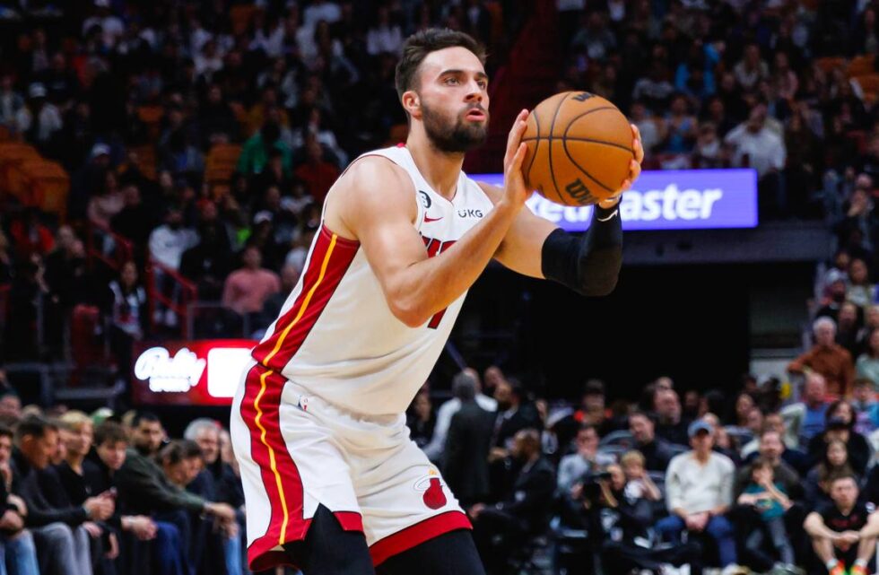 max strus di miami al tiro