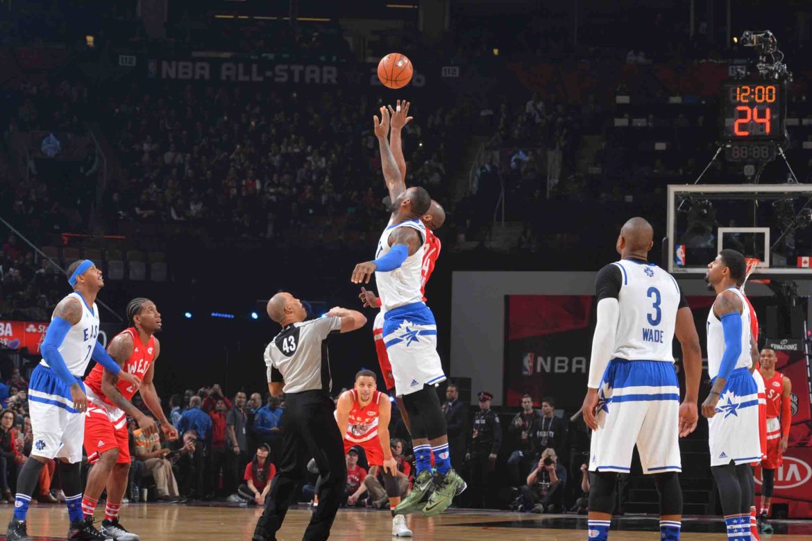 TORONTO, CANADA - FEBRUARY 14: Kobe Bryant #24 of the Western Conference All-Stars lines up against LeBron James #23 with the opening tipoff during the NBA All-Star Game as part of the 2016 NBA All Star Weekend on February 14, 2016 at the Air Canada Centre in Toronto, Ontario, Canada. NOTE TO USER: User expressly acknowledges and agrees that, by downloading and or using this Photograph, user is consenting to the terms and conditions of the Getty Images License Agreement. Mandatory Copyright Notice: Copyright 2016 NBAE (Photo by Jesse D. Garrabrant/NBAE via Getty Images)