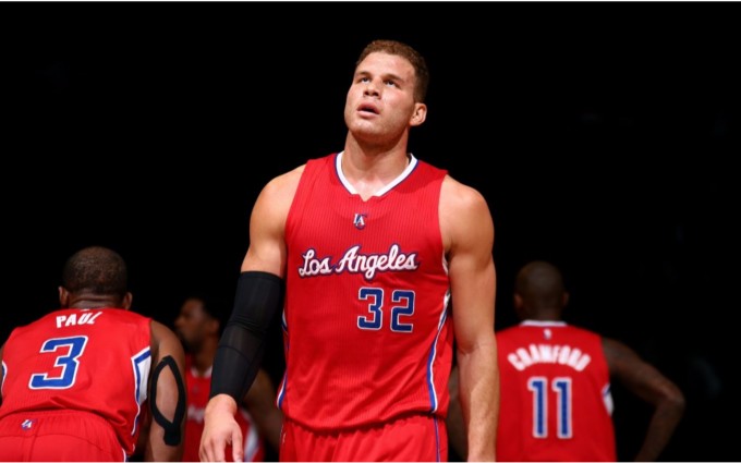 Blake Griffin e il volo sopra il ferro durante il derby contro gli acerrimi rivali, i Lakers
