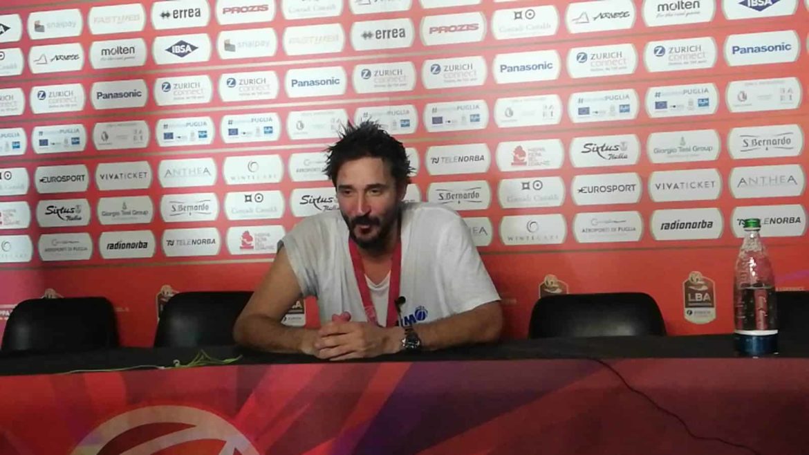 Pozzecco in conferenza stampa