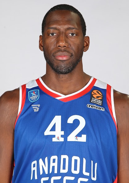 Efes Pilsen: proseguirà il rapporto con la torre Bryant Dunston