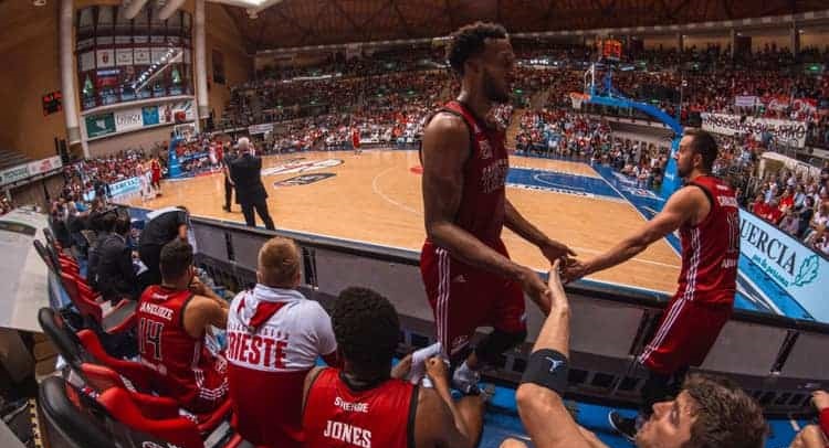 Pallacanestro Trieste-panchina