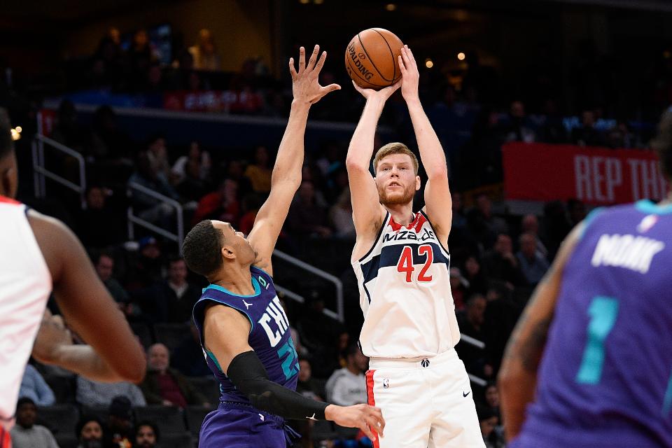 davis bertans sign and trade