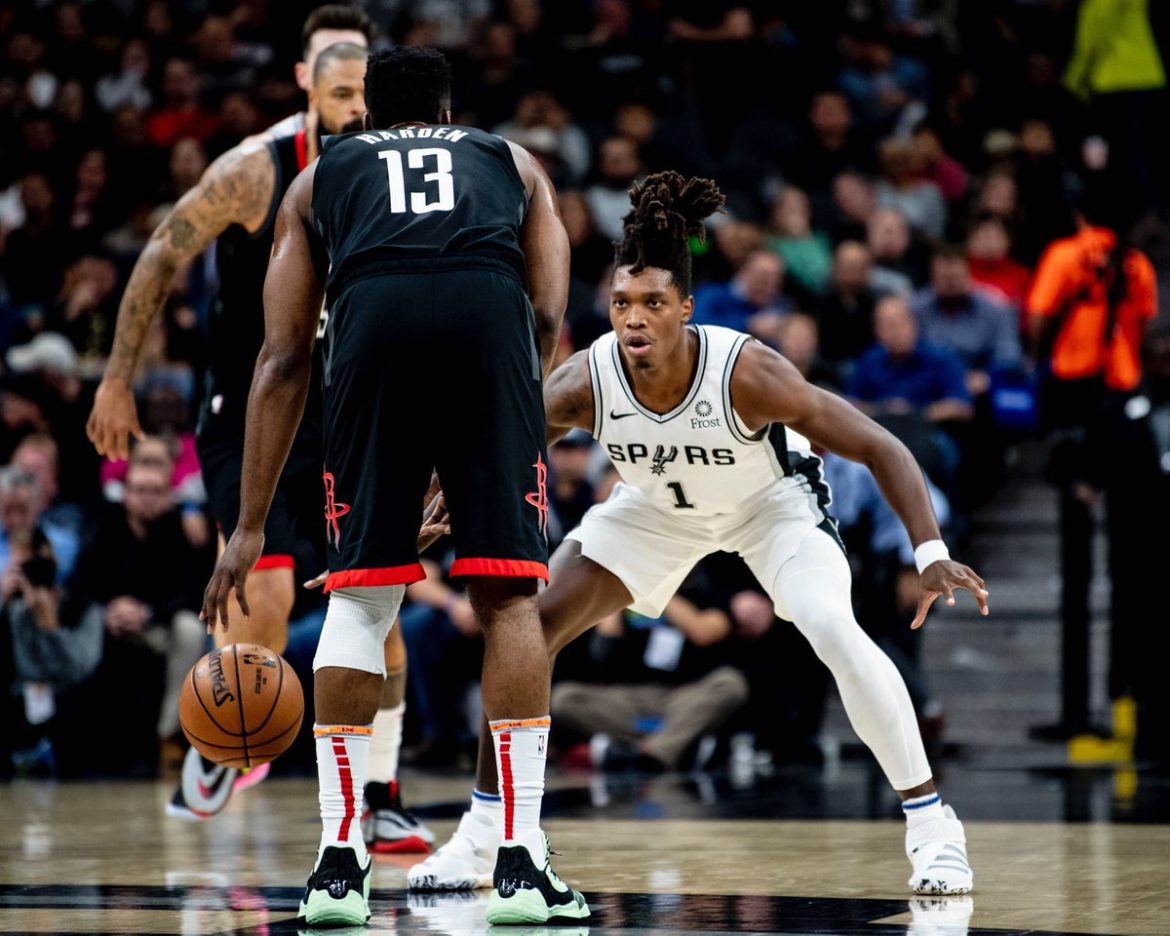 Lonnie Walker IV capelli spurs