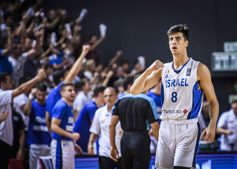 Warriors Deni Avdjia