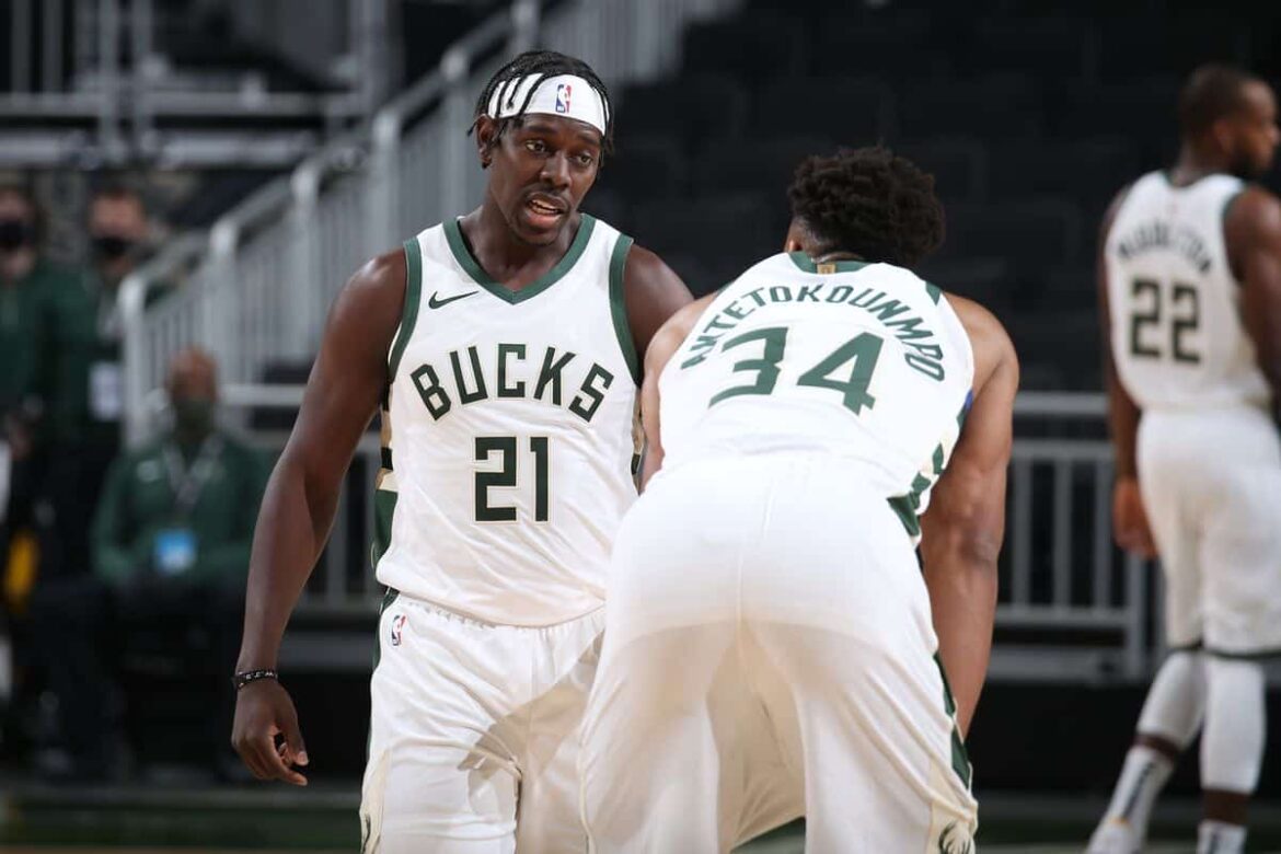 jrue holiday bucks contratto