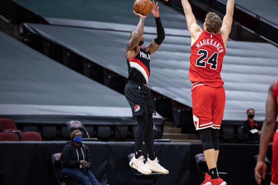 buzzer beater lillard blazers buls