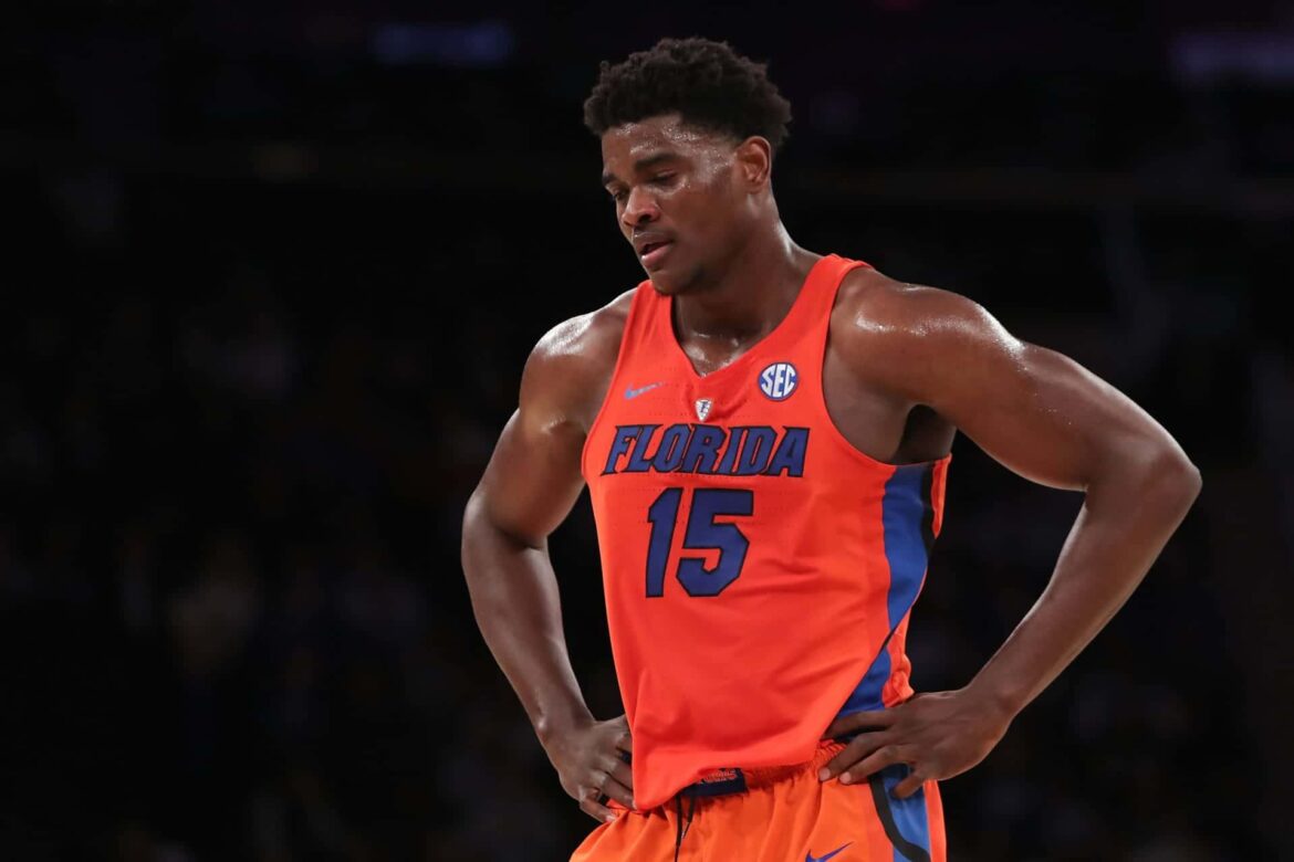 John Egbunu firma con Varese