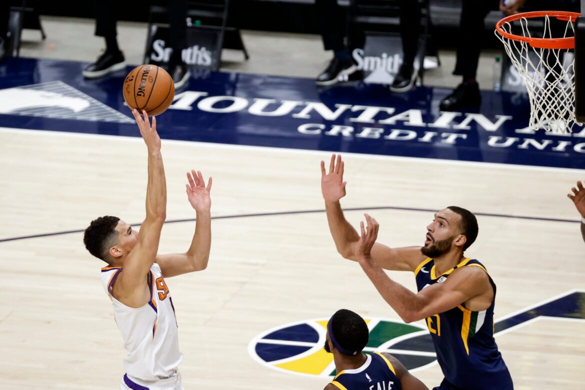 I-Phoenix-Suns-ottengono-la-terza-vittoria-consecutiva-contro-gli-Utah-Jazz
