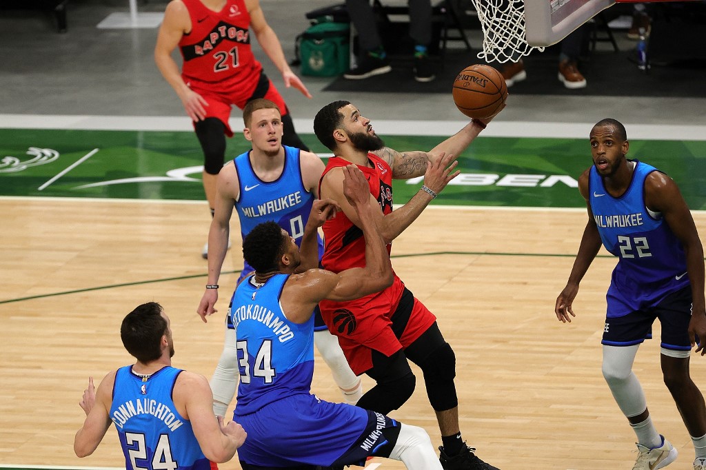 I-Toronto-Raptors-vincono-due-gare-in-fila-contro-i-Milwaukee-Bucks-e-risalgono-la-classifica-ad-est