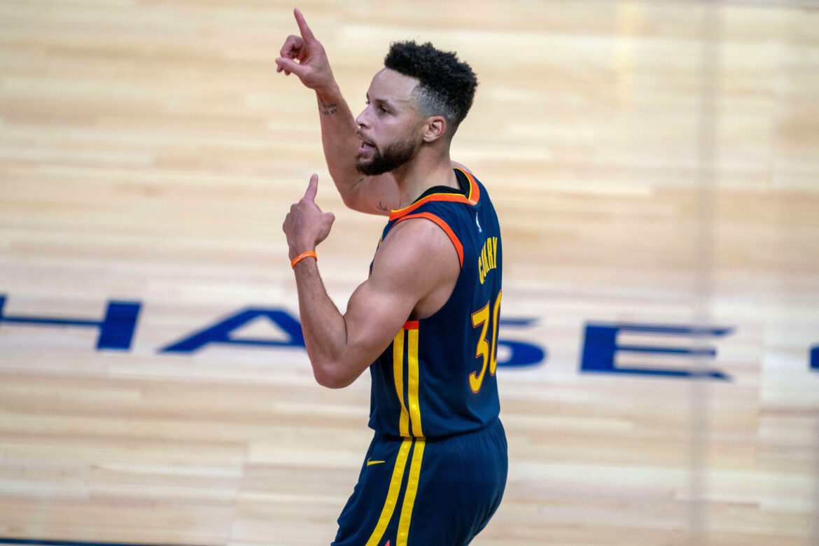 Stephen-Curry-decisivo-nel-finale-della-vittoria-dei-Golden-State-Warriors-sui-Miami-Heat
