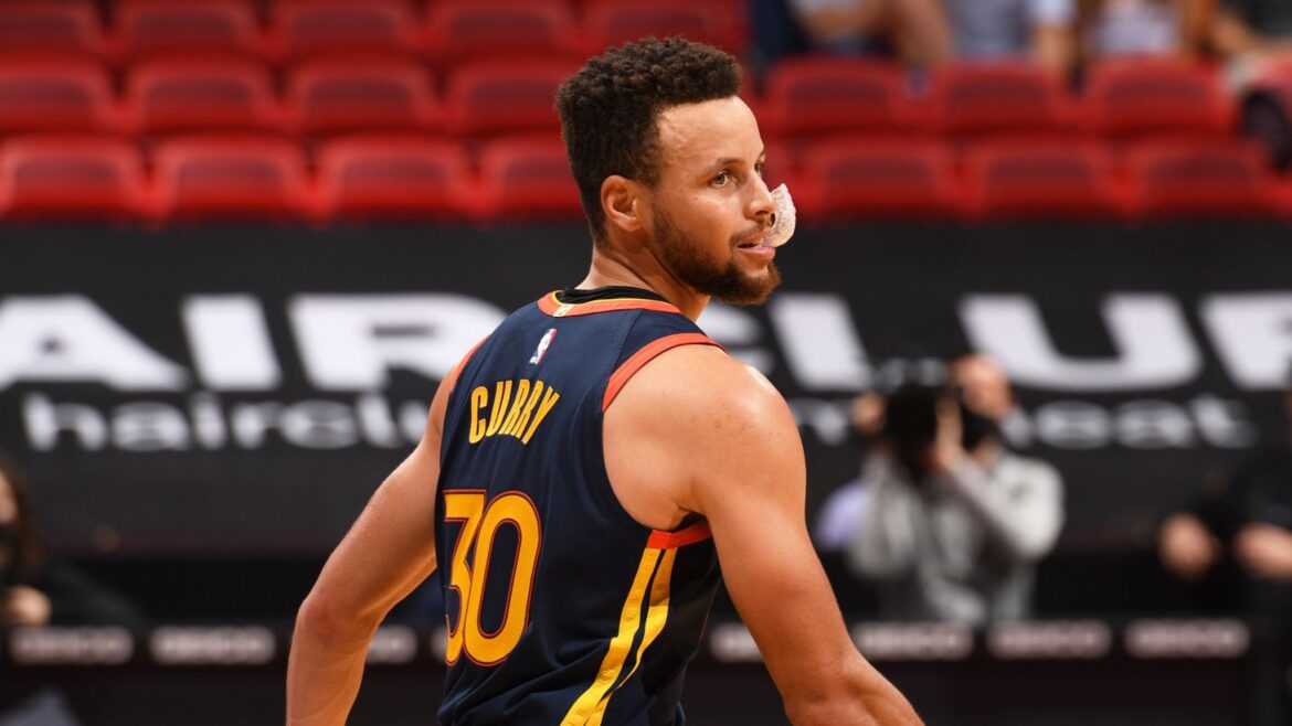 stephen curry contratto