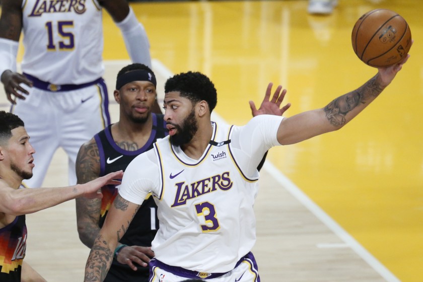 Lakers: Davis "scontento" di Schroder, ecco perché e tornato Rondo