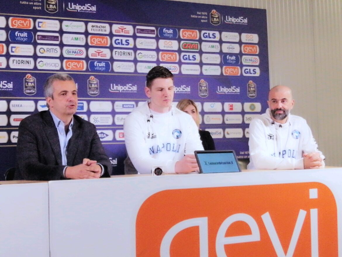 Napoli, Gudaitis si presenta