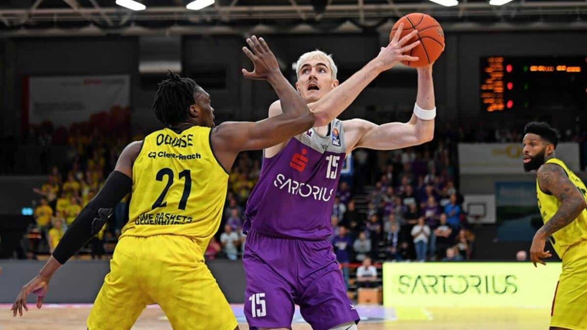 Odiase firma con Brescia