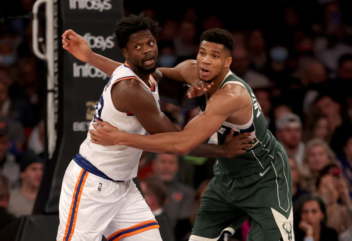 julius randle e giannis antetokounmpo
