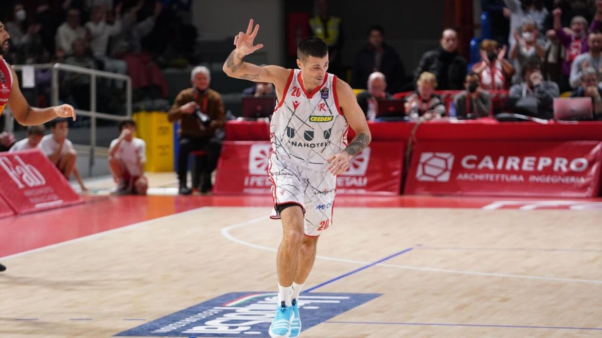 colpo-salvezza-reggio-emilia-trieste-sbancata-75-80