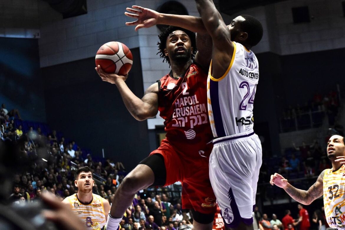 Marvin Jones Virtus Bologna