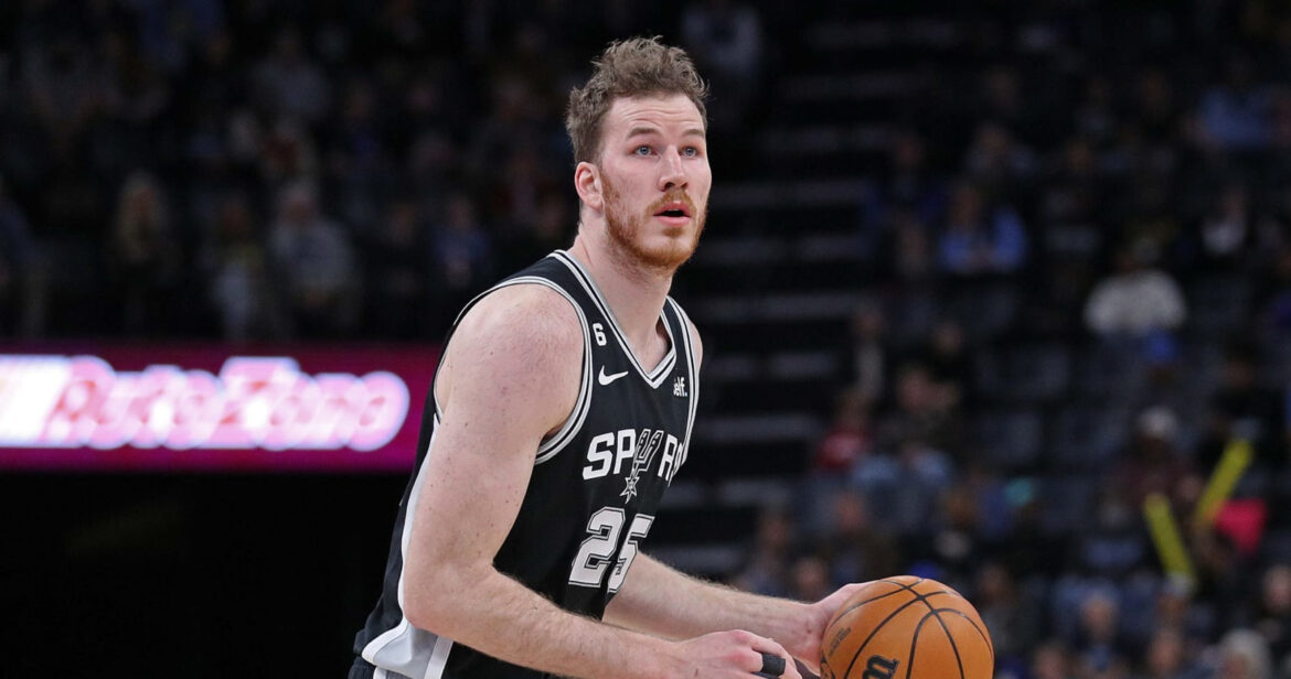 jakob poeltl raptors