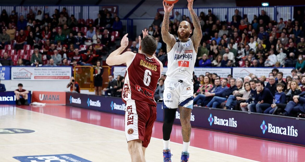L'Happy Casa Brindisi vince contro la Reyer Venezia in LBA