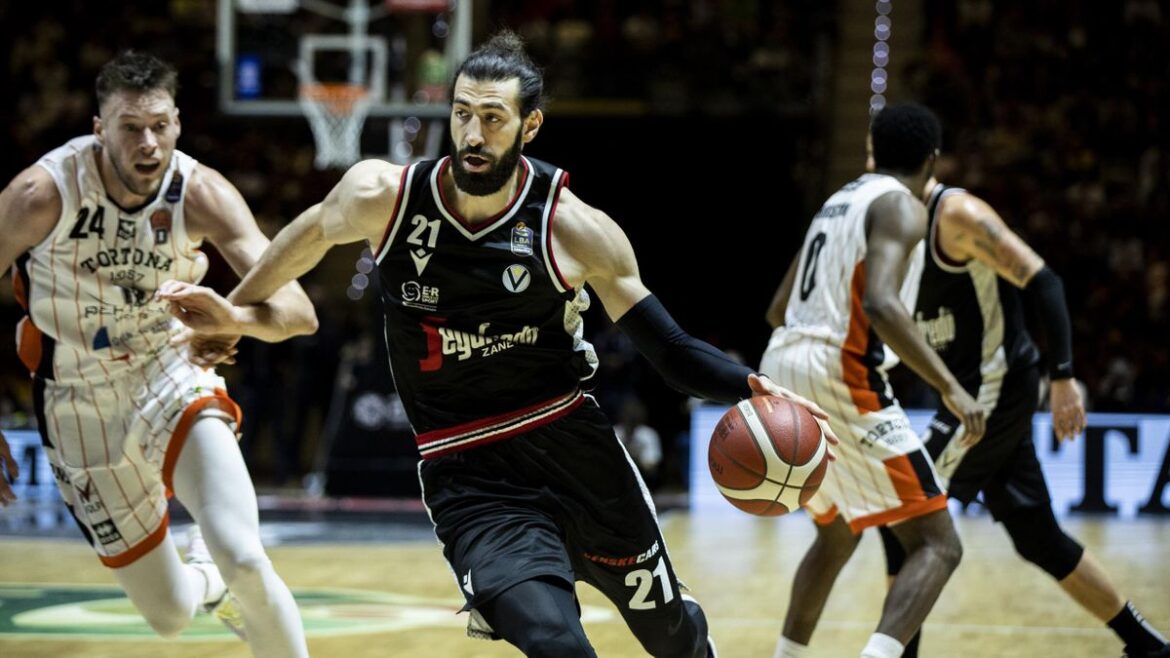 Shengelia in azione in Virtus Bologna-Derthona di Coppa Italia