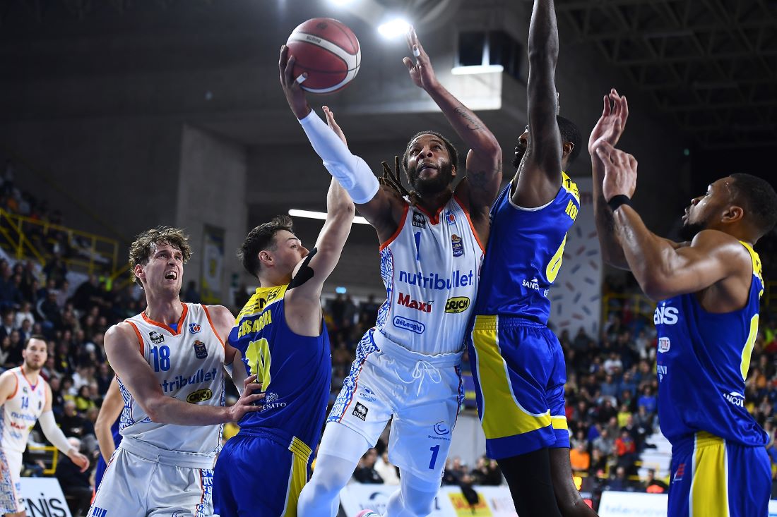 adrian banks verona treviso