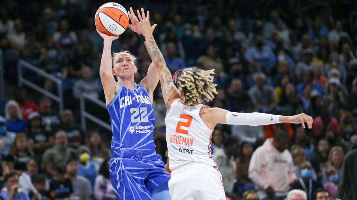 courtney vandersloot chicago sky