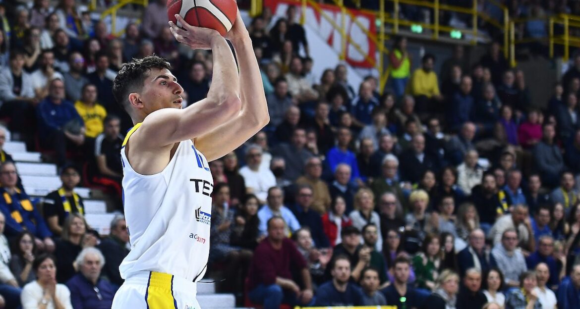 Bortolani guida alla vittoria Verona contro Reggio Emilia