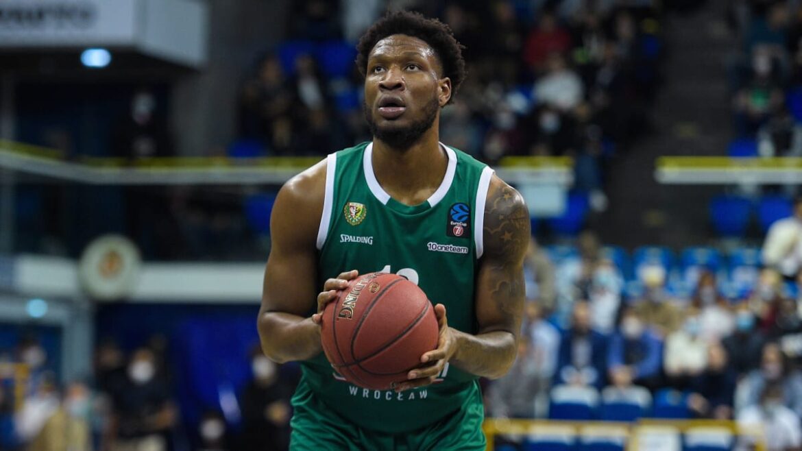 Cyril Langevine firma con la Tezenis Verona