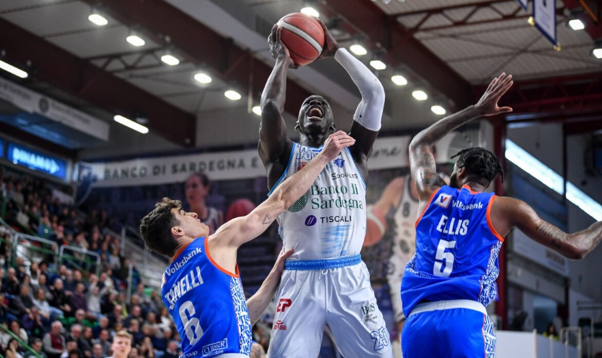 Diop firma con l'Olimpia Milano