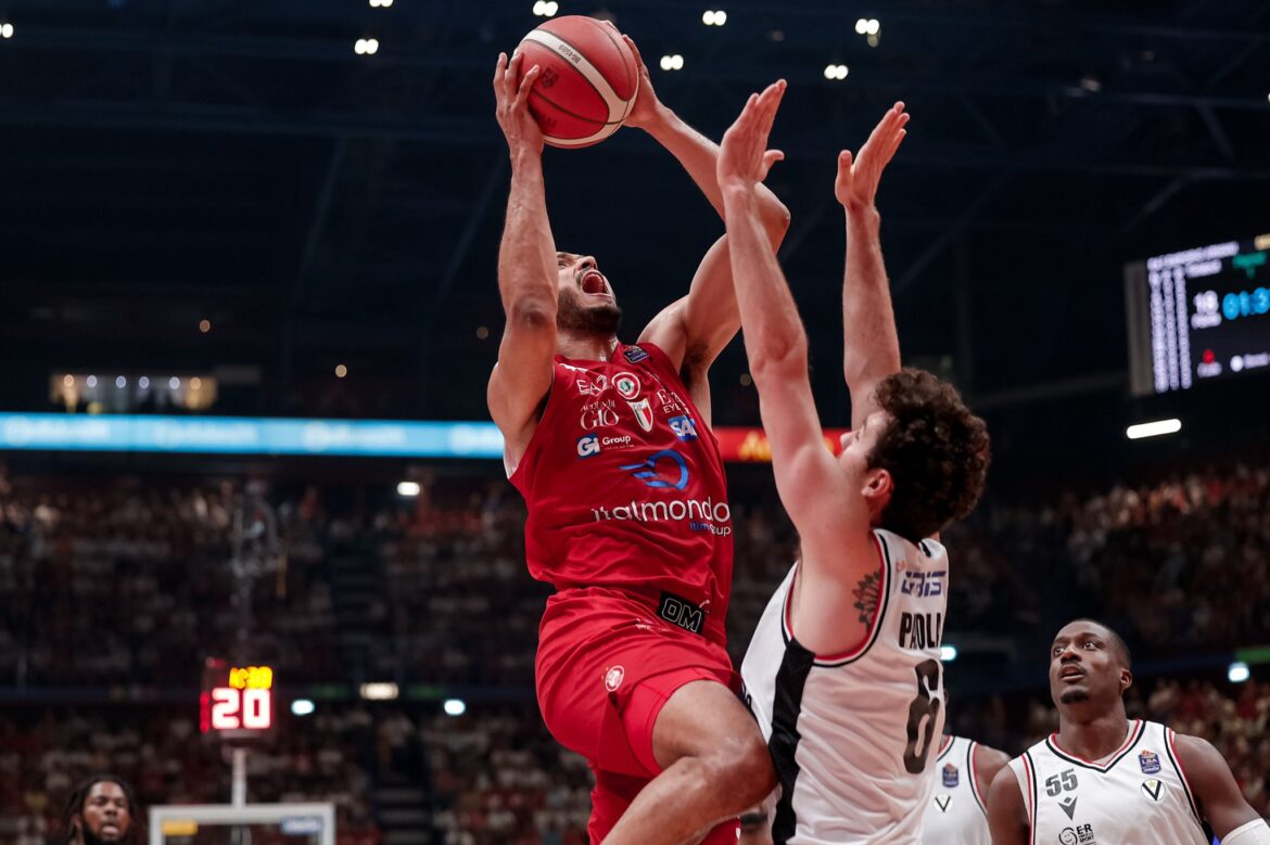 Shields al tiro in Olimpia Milano-Virtus Bologna
