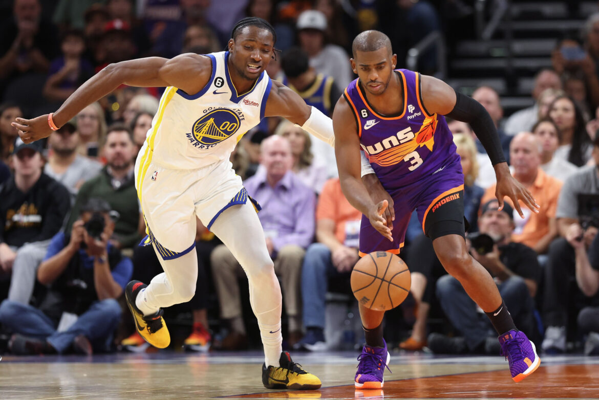 chris paul ai phoenix suns palla in mano