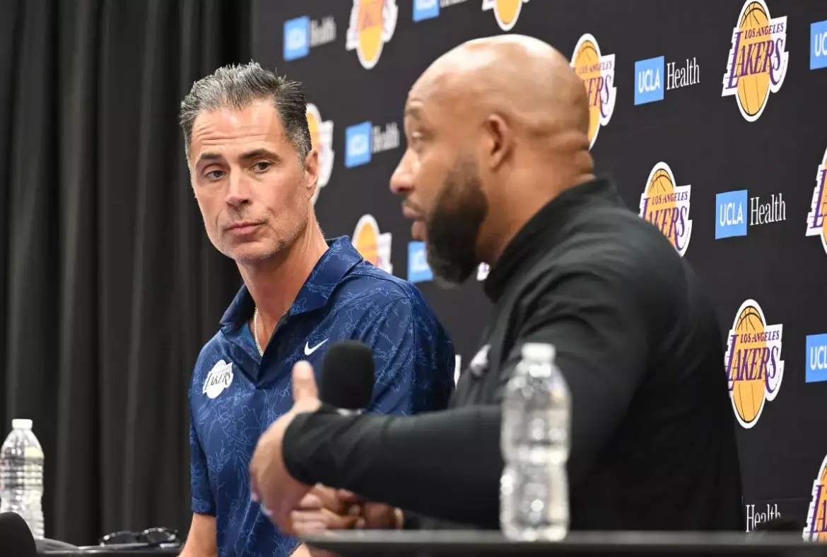 lakers-ham-pelinka-training-camp