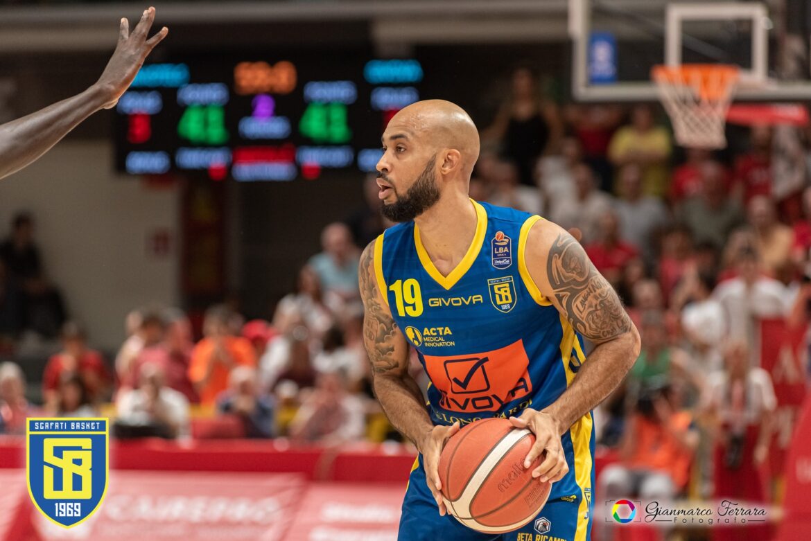 David Logan autentico mattatore con 29 punti e 6 triple