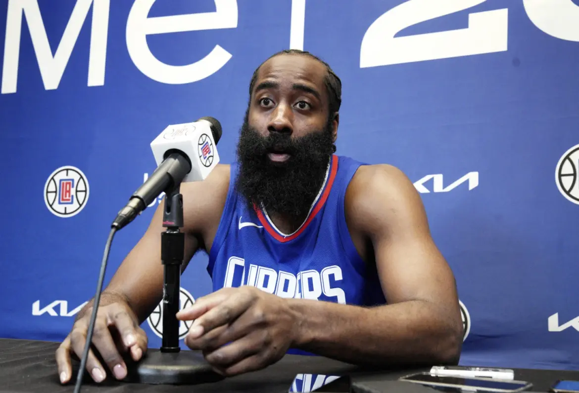 james harden in maglia clippers