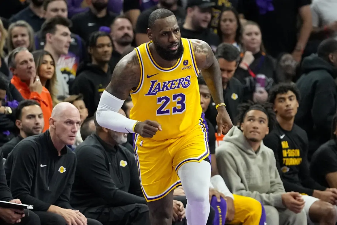 lebron james via dai lakers nel 2025?