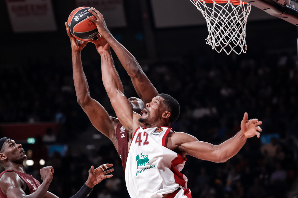 Kyle Hines e Serge Ibaka Bayern Monaco Olimpia Milano