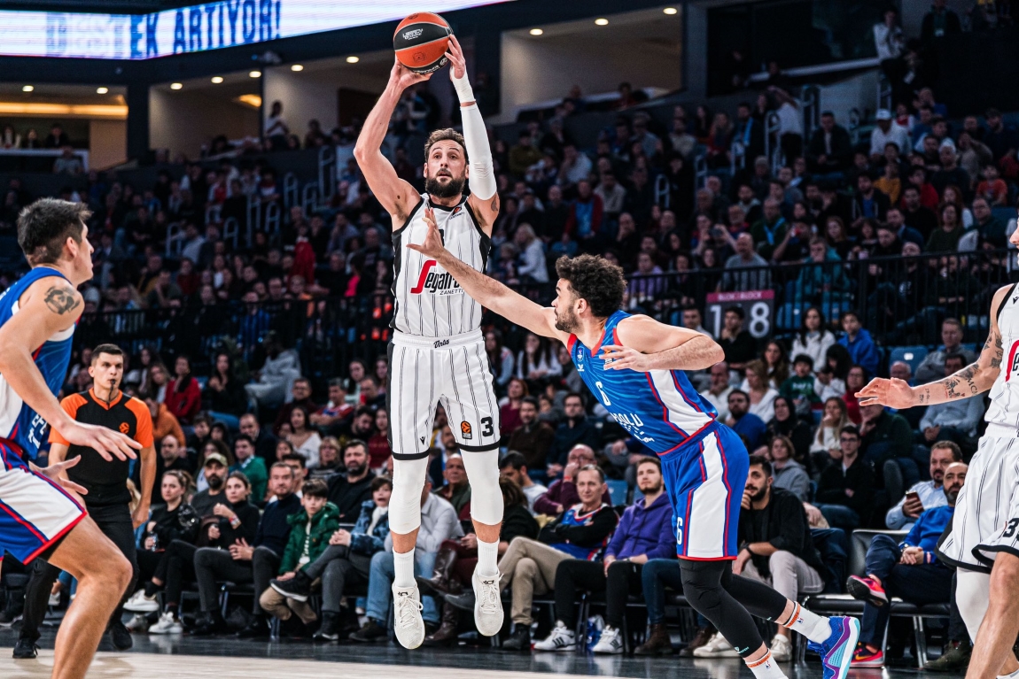 Efes Virtus. Fonte immagine: profilo X Virtus Bologna