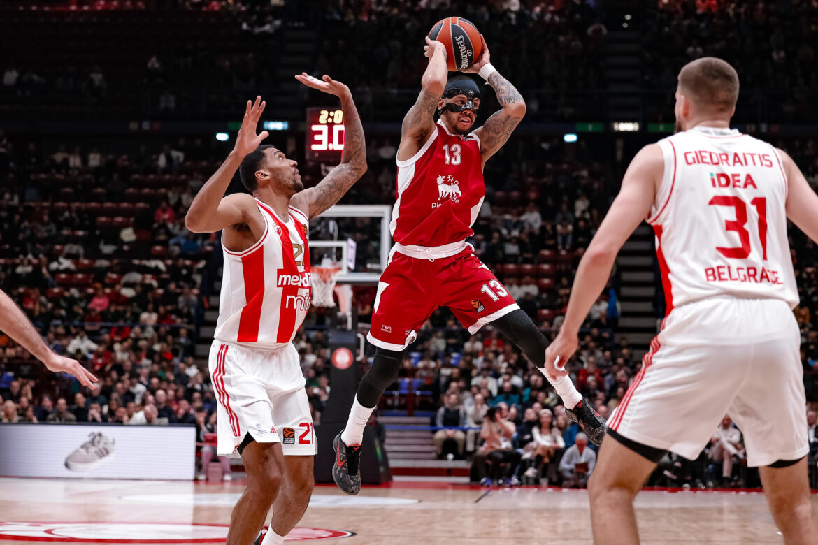 Napier in azione in Olimpia Milano-Stella Rossa di Eurolega