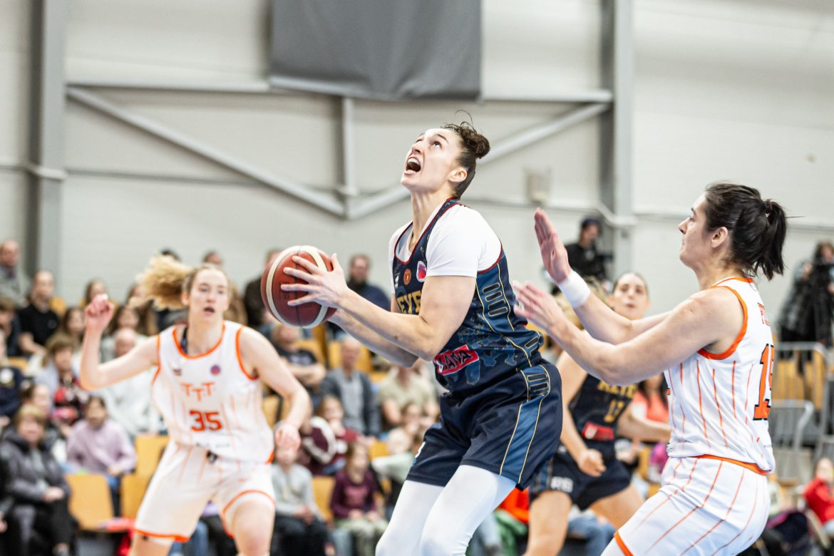 La Reyer vince a Riga e vede la semifinale