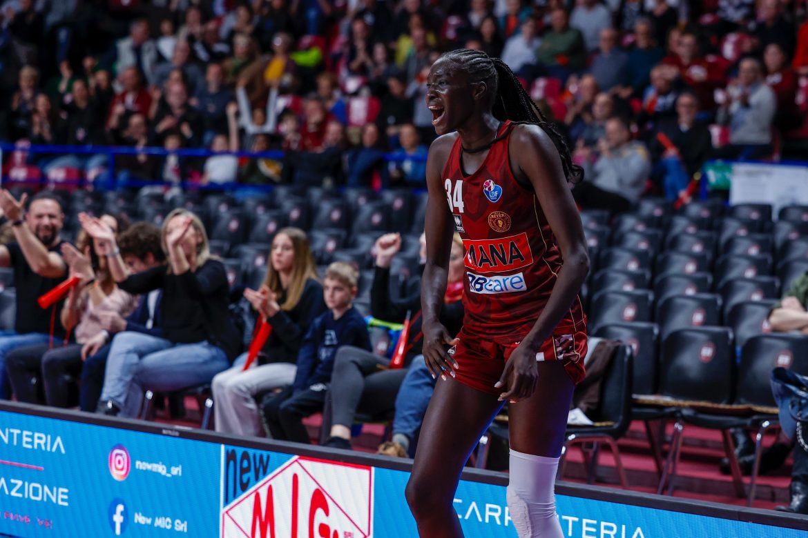 La Reyer demolisce il Geas al Taliercio