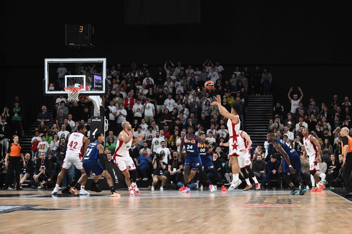 Asvel-Olimpia Milano, il tiro per il pareggio di Maodo Lo si spegne sul ferro.