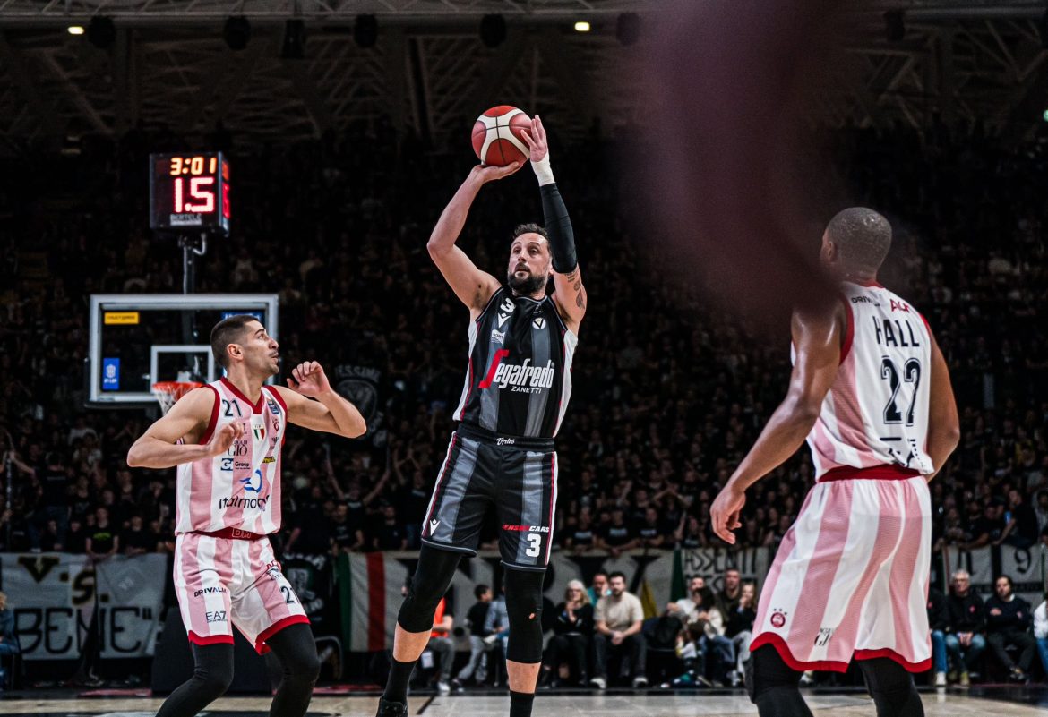 Belinelli Virtus Bologna Olimpia Milano tripla
