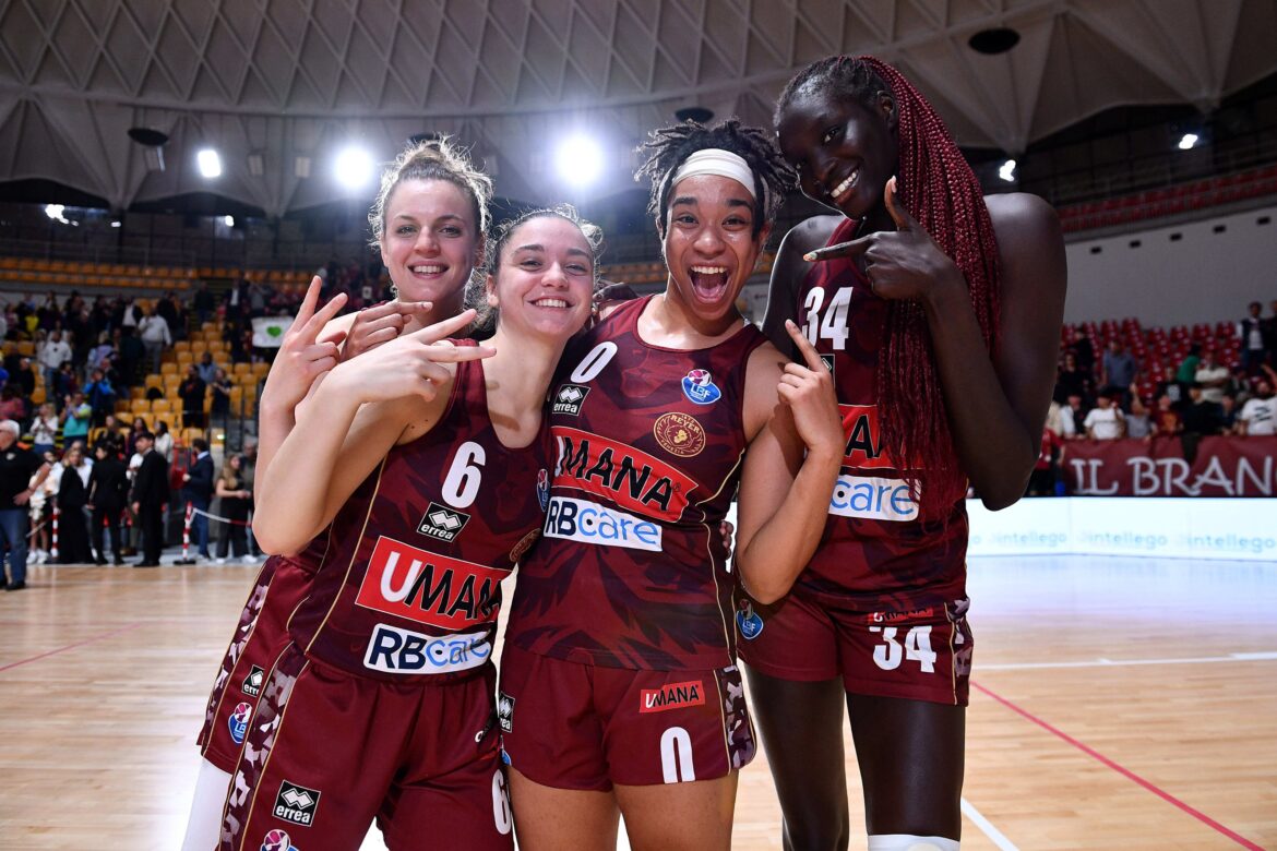 Reyer show a Roma, semifinale in tasca