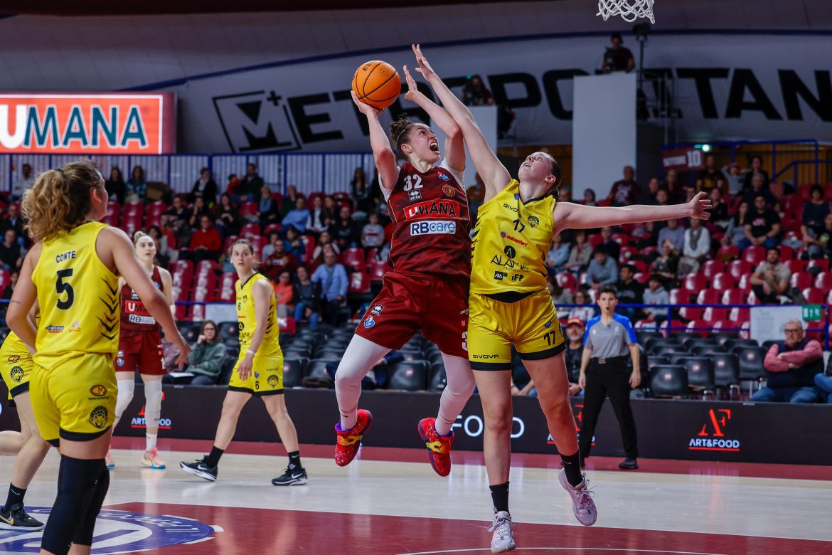 La Reyer affonda San Martino