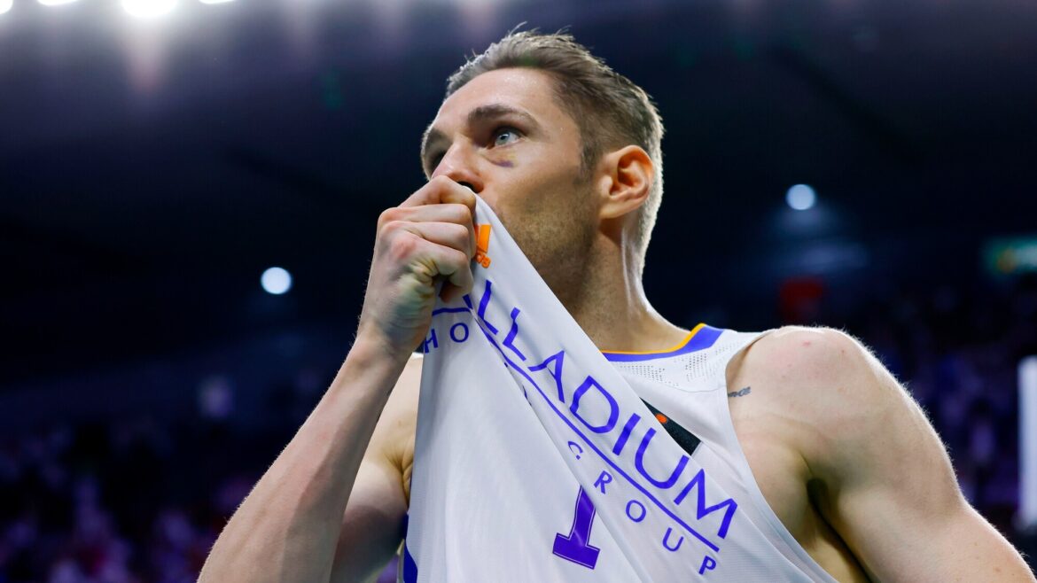 Olimpia Milano, Fabien Causeur si avvicina