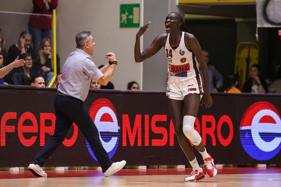 Awak Kuier resta alla Reyer