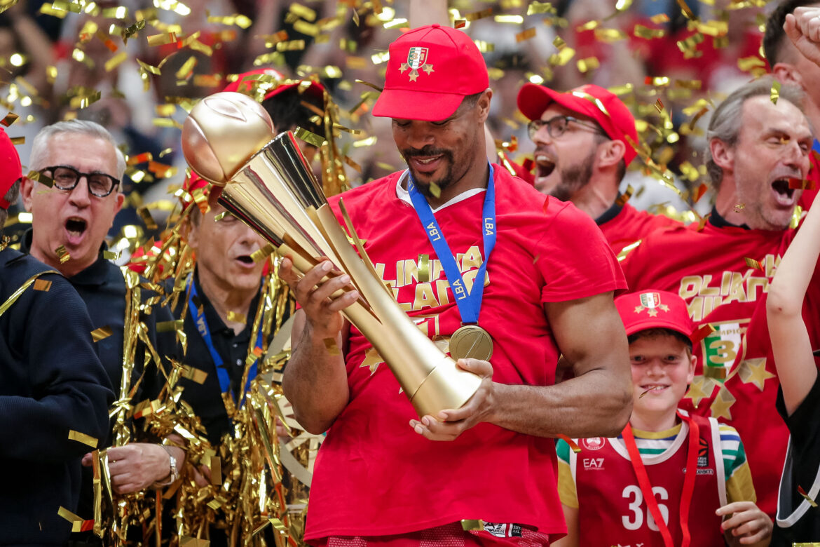 Kyle Hines Olimpia Milano