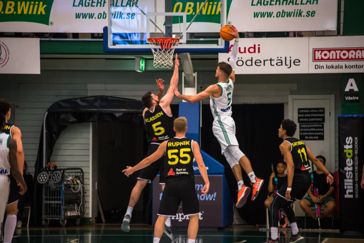 Andrew Smith firma con l'Estra Pistoia