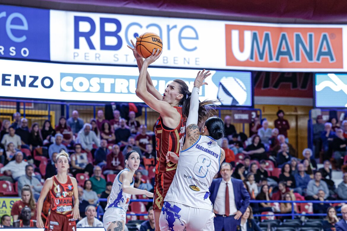 Serata show per la Reyer che trita Brixia